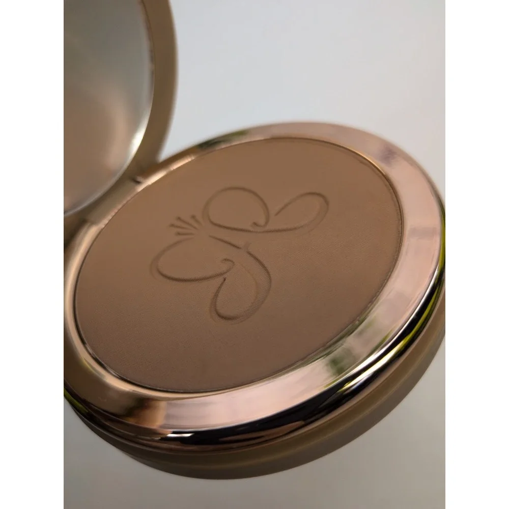 Anastasia Beverly Hills this item